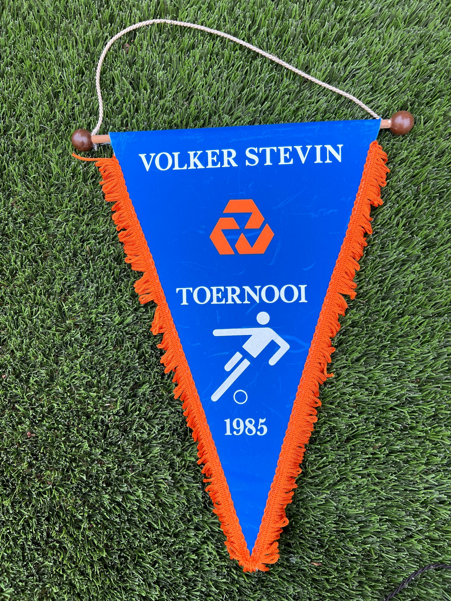 Fanion football Volker Stevin